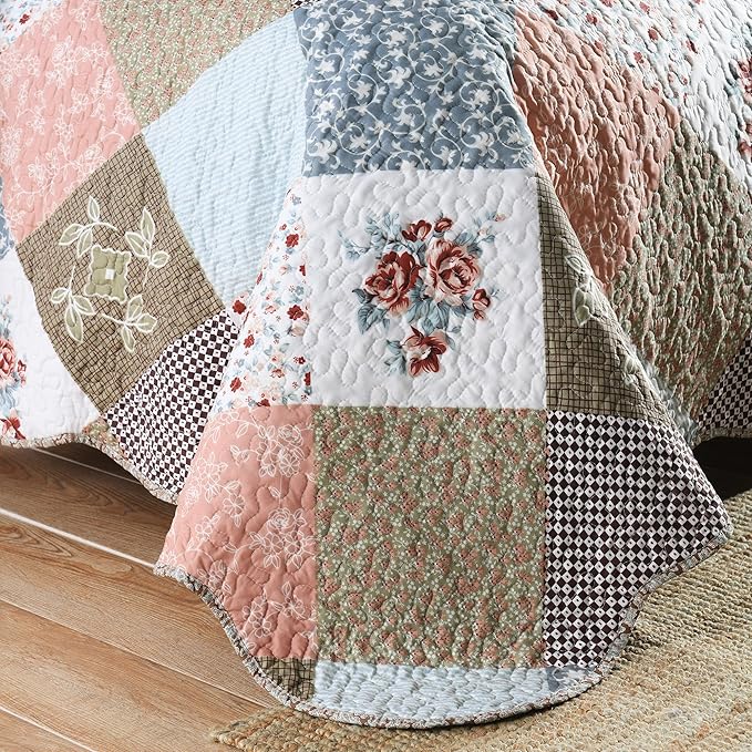 HoneiLife Quilt Set King Size - 3 Piece Microfiber Quilts Reversible Bedspreads Patchwork Coverlets Floral Bedding Set All Season Quilts-Mocha Rose,King Size