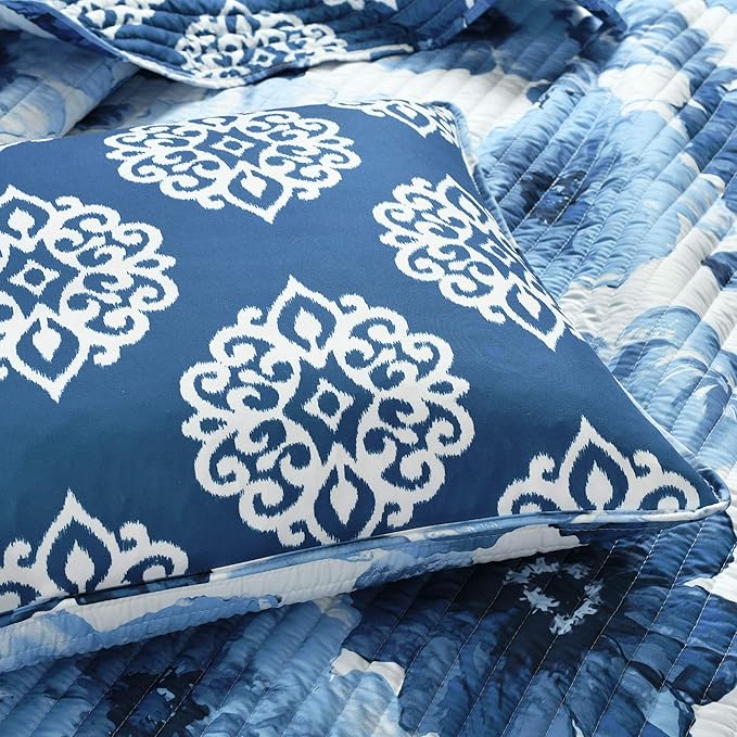 Lush Decor Leah Reversible Floral Quilt Set, 3 Piece Set, Full/ Queen, Navy & White - Watercolor Botanical - Cottage Core - French Country Decor- Bedding Queen Size