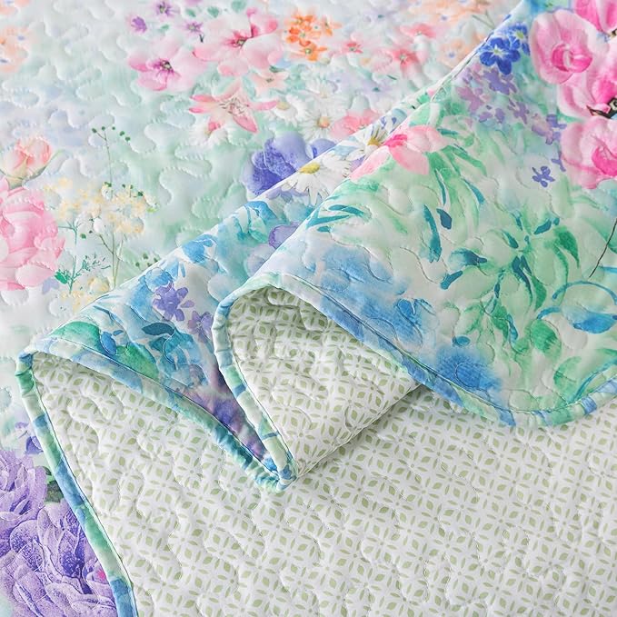 HoneiLife Quilt Set - King Size Floral Quilts, 3-Piece Microfiber Coverlets, Lightweight All Season Bedding Set - Dream Garden, Purple