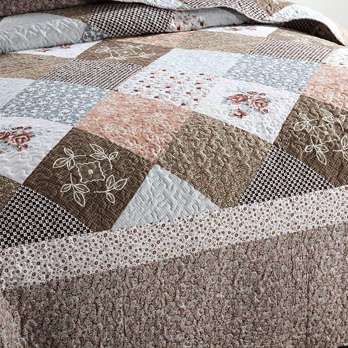 HoneiLife Quilt Set King Size - 3 Piece Microfiber Reversible Bedspreads Patchwork Coverlet Floral Bedding Set All Season Quilts- Splicing Mocha Rose