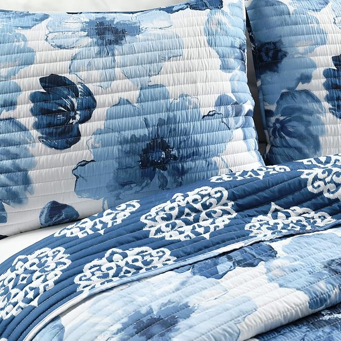 Lush Decor Leah Reversible Floral Quilt Set, 3 Piece Set, Full/ Queen, Navy & White - Watercolor Botanical - Cottage Core - French Country Decor- Bedding Queen Size