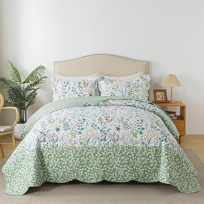 HoneiLife Bedspread Set - California King Quilt, 3-Piece Microfiber Bedspread Set, Green & White Floral Pattern, Extra Large 120x120 Bedding for All Seasons