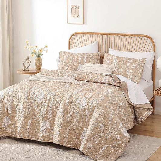 JANZAA Quilt King Size Taupe Quilt Bed Spread Boho Quilt with Floral Pattern Microfiber Quilts Set 3 Pieces Lightweight Comforter Reversible Bedding Set 1 King Size Quilt and 2 Pillowcases
