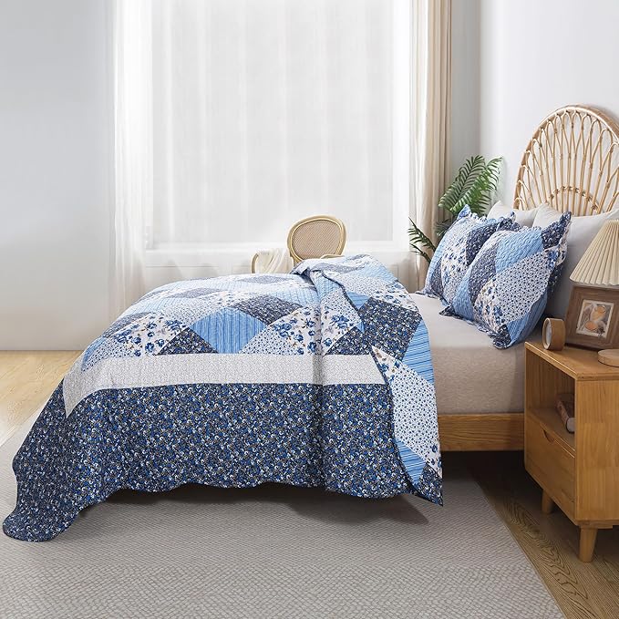 HoneiLife Quilt Set Queen Size - 3 Piece Microfiber Quilts Reversible Bedspreads Patchwork Coverlets Floral Bedding Set All Season Quilts with Blue and White Porcelain Pattern,Queen Size