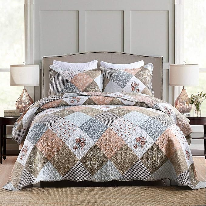HoneiLife Quilt Set Twin Size - 2 Piece Microfiber Quilts Reversible Bedspreads Patchwork Coverlets Floral Bedding Set All Season Quilts with Geometric and Little Rose Print Pattern，Coffee