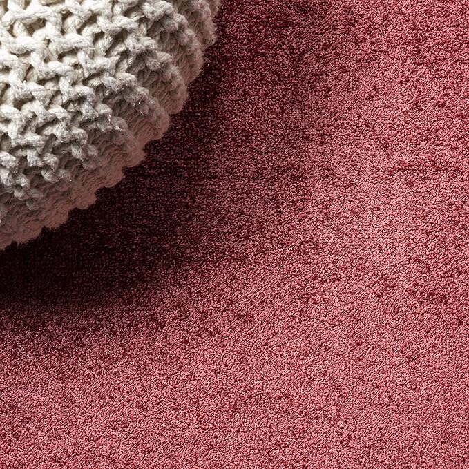 JONATHAN Y Haze Solid Low-Pile Red 9x9 Square Indoor Area Rug, Coastal,Bohemian,Minimalist,Classic, Easy-Cleaning for Living Room,Bedroom,Kitchen,Pet Friendly,Non-Shedding (SEU100E-9SQ)