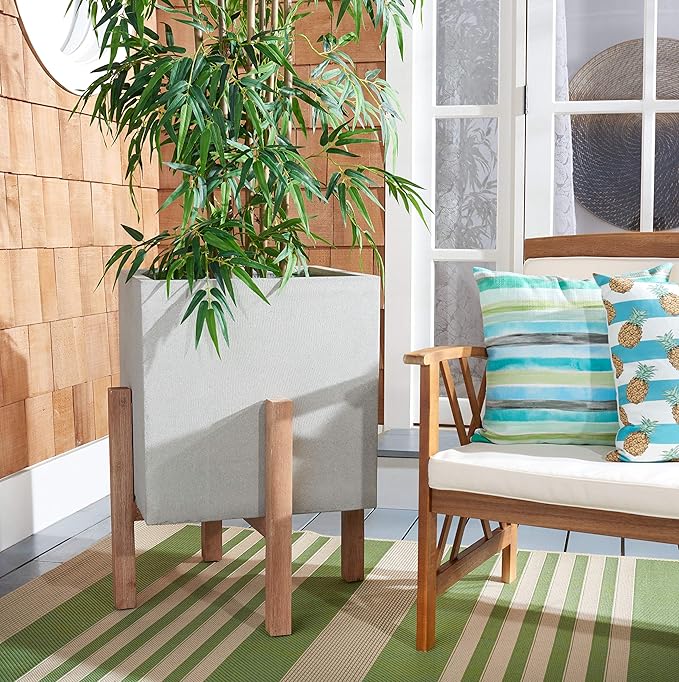 SAFAVIEH Outdoor Collection Anston Concrete Planter