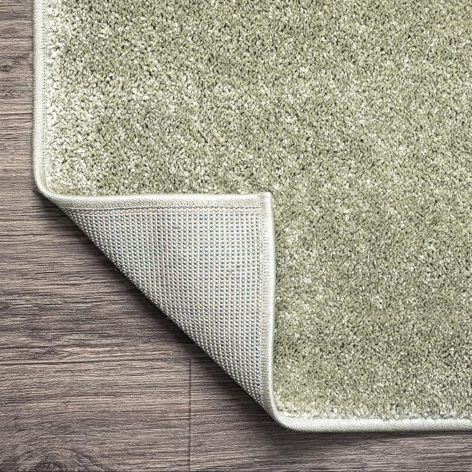 JONATHAN Y Haze Solid Low-Pile Green Indoor Area Rug 10x14, Coastal,Bohemian,Minimalist,Classic, Easy-Cleaning for Living Room,Bedroom,Kitchen,Pet Friendly,Non-Shedding (SEU100O-14)