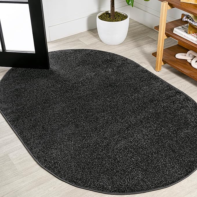 JONATHAN Y Haze Solid Low-Pile Black 3x5 Oval Indoor Area Rug, Coastal,Bohemian,Minimalist,Classic, Easy-Cleaning for Living Room,Bedroom,Kitchen,Pet Friendly,Non-Shedding (SEU100I-3OV)